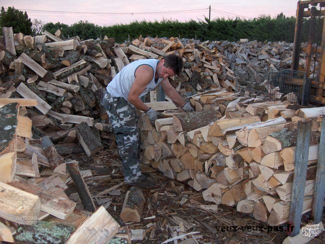 supply of firewood to 12 € stress