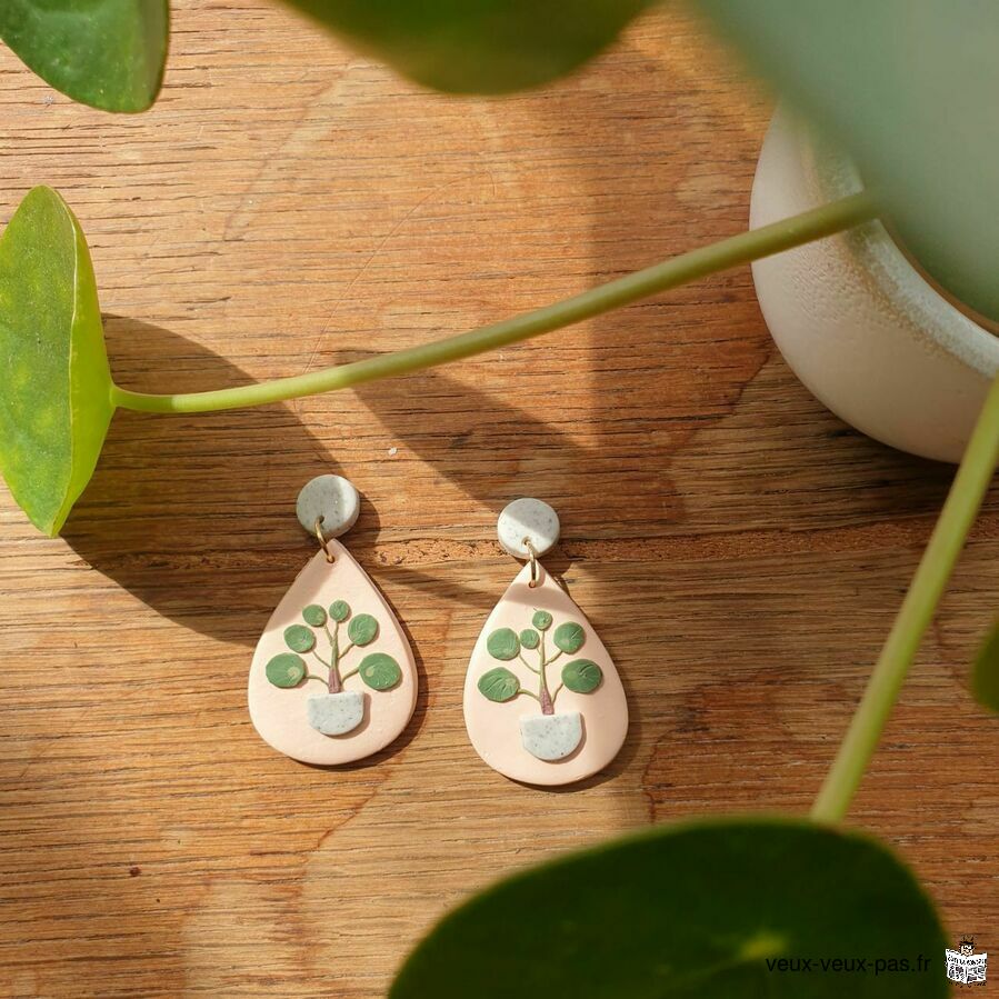 Earrings/handmade/pilea/plant/nature