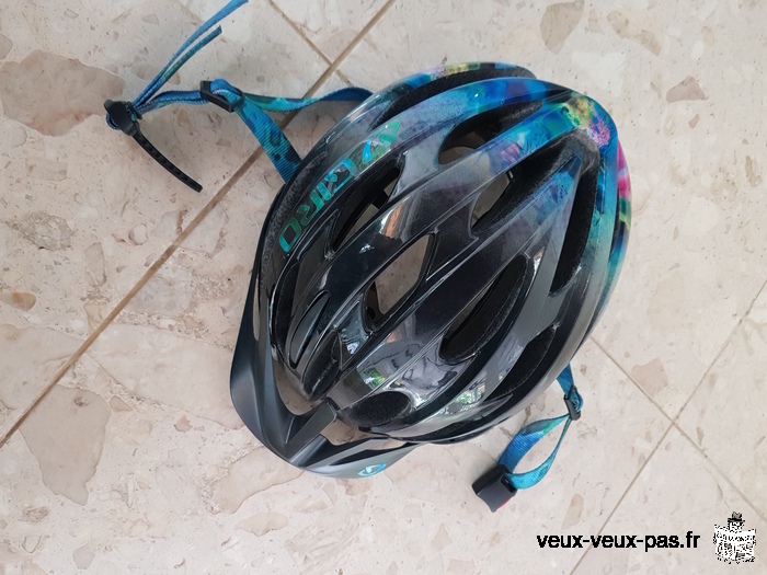 Bicycle helmet women's GIRO