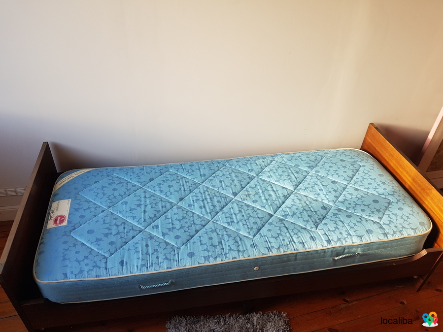 One person bed (box spring + mattress)
