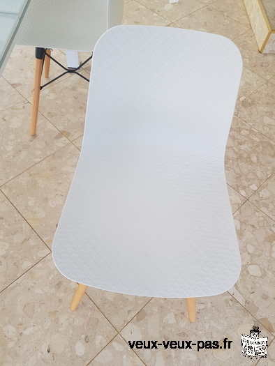 White chair x 4