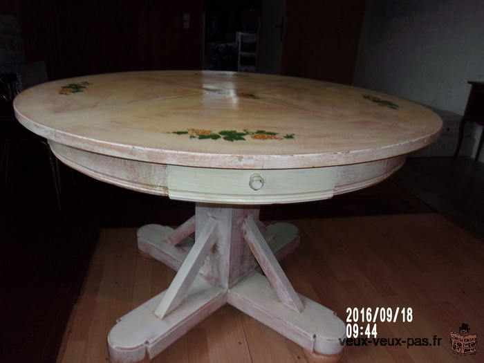 vend table ronde pin massif