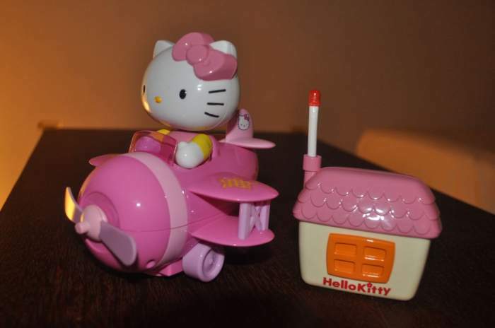Avion Hello Kitty radiocommandé
