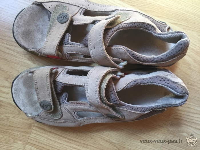QUECHUA sandales de marche (taille 42)
