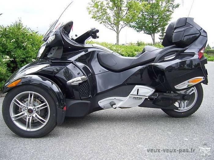 moto spyder CAN AM rs 1000