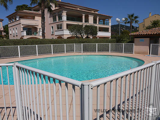 Location Vacances Appartement piscine bords de mer