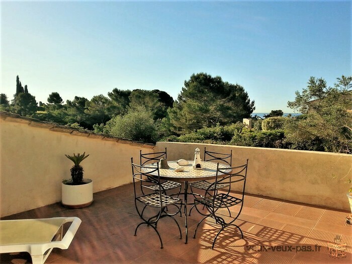 Villa Provençale, intérieur contemporain, calme, 900m mer et commodités