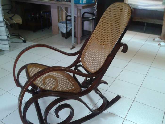 FAUTEUIL ROCKING-CHAIR