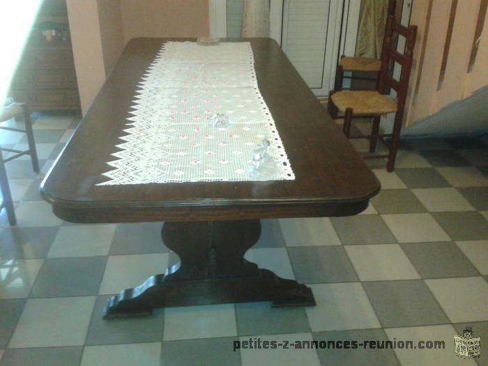 Table en bois de tamarin
