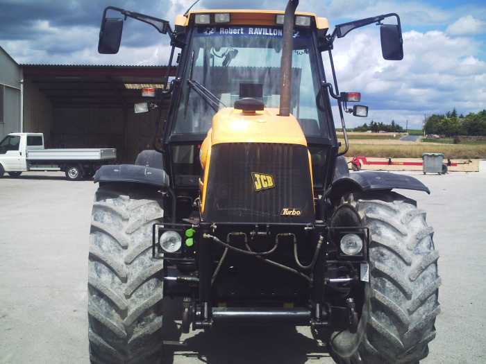 Tracteur agricole JCB fastrac 2135