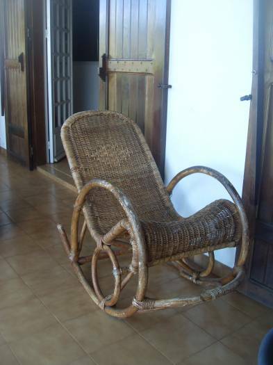 VENDS ROCKING-CHAIR