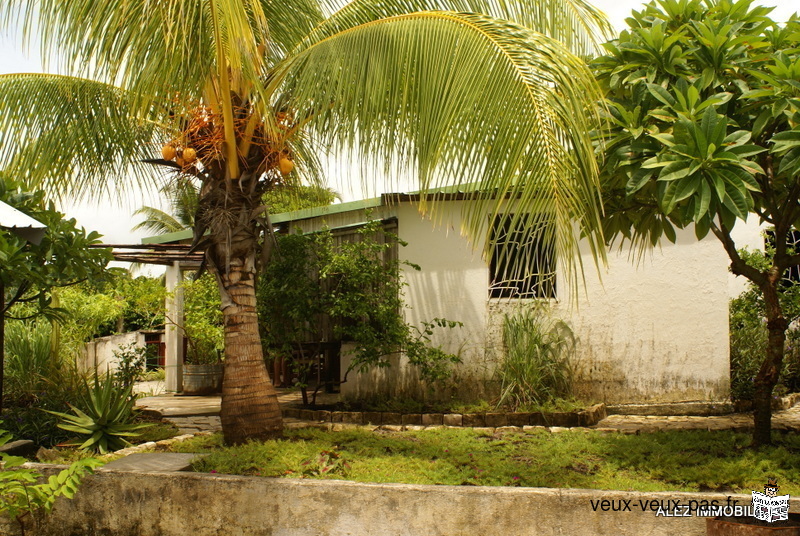 VTE maison T3 avec dépendances et garage-Majunga (Madagascar)