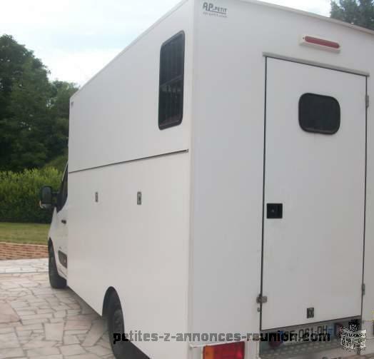 camion bétaillere 2 chevaux renault master dci 16000€