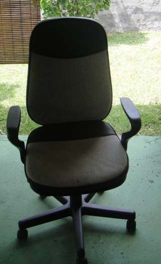 fauteuil de bureau gris
