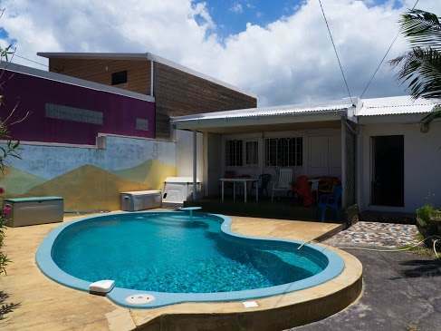 location saisonnière maison avec piscine à Terre Sainte