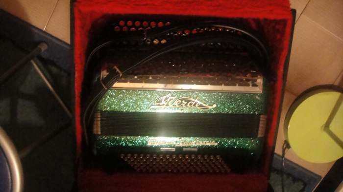 vend accordéon chromatique marque Verde annee fin 2011