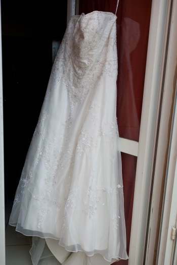 vend robe de mariée taille 58 + tout les accesoires 800e A DEBATTRE