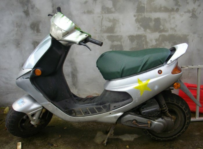 vend scooter peugeot buxy 500€