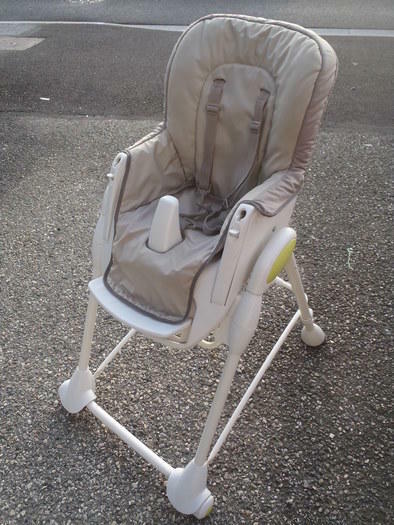 Chaise haute bébé confort