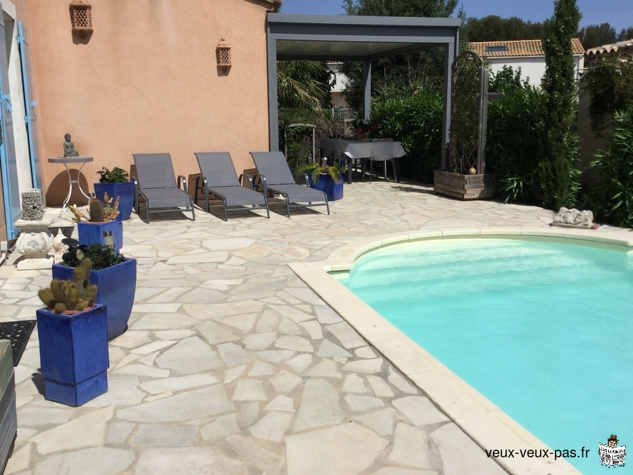 Appartement T2 dans villa avec piscine privée et jardin pour 3 pers
