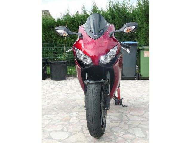 Honda cbr 1000 rr fire blade 38000 kms année 2007