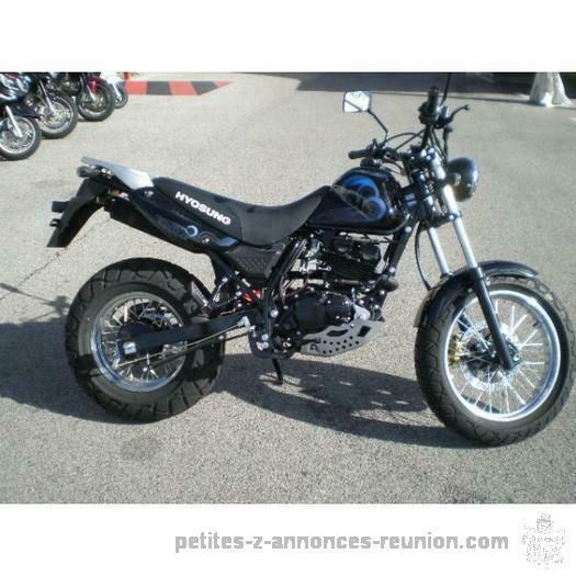 Hyosung 125 RT (Karion) peu roulé