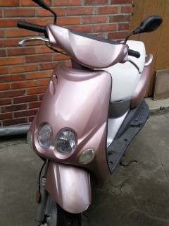 Scooter Yamaha Néo's rose métallisé,7000km