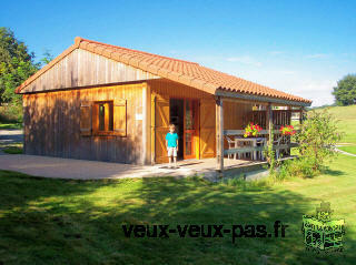 Vacances gites à la ferme en auvergne, au calme avec piscine chauffée