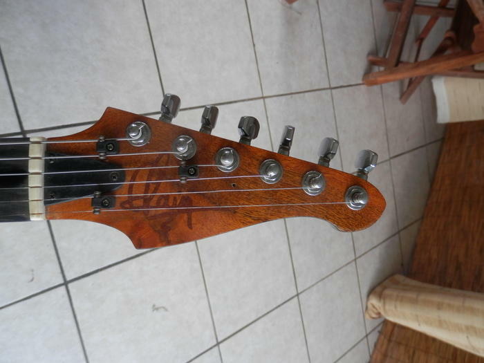 vends guitare CLAIN modèle Bereta